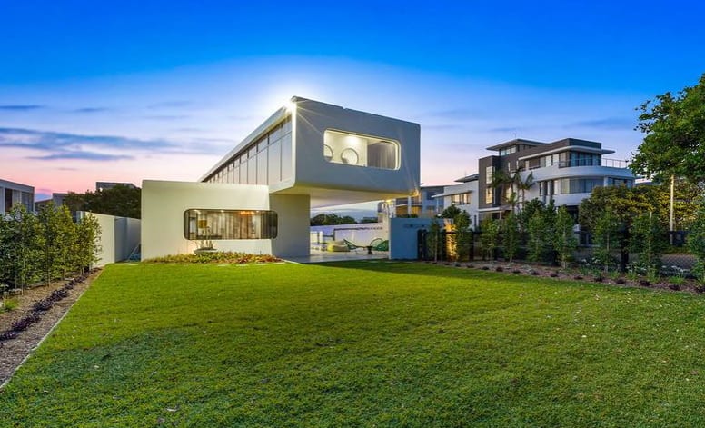 Futuristic architecturally designed The Jetson House, Casuarina listed