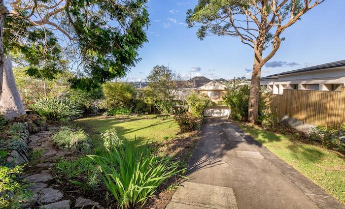 Once in a generation waterfront Northbridge offering fetches $9.3 million