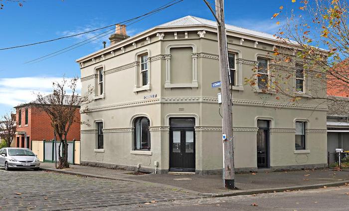 Decommissioned Carlton pub fails to sell