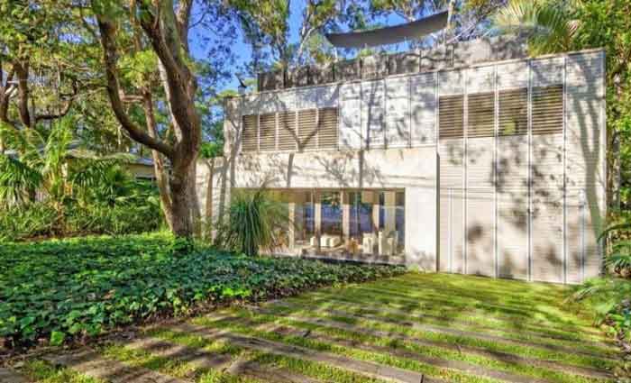 Christine Holgate relists Pearl Beach weekender