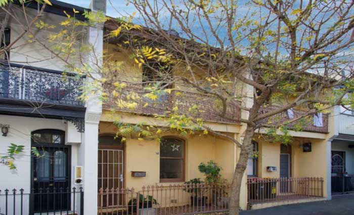 Does auctioneer slip-up invalidate the fall of the hammer? 