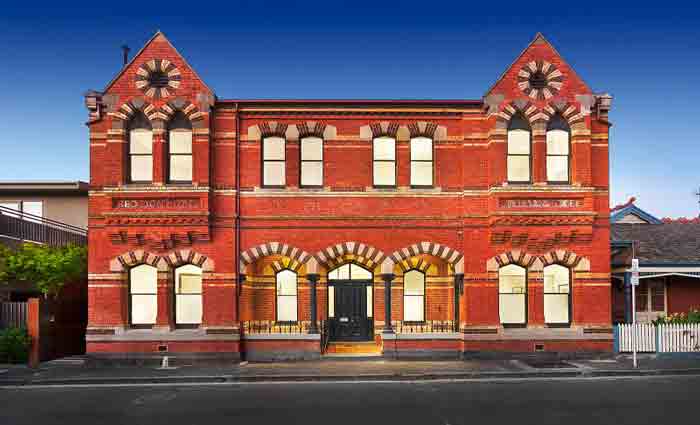 Red Lion Hotel residence, Windsor fetches $4.85 million