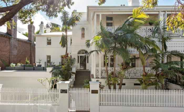 1870s Italianate villa listed in Elizabeth Bay