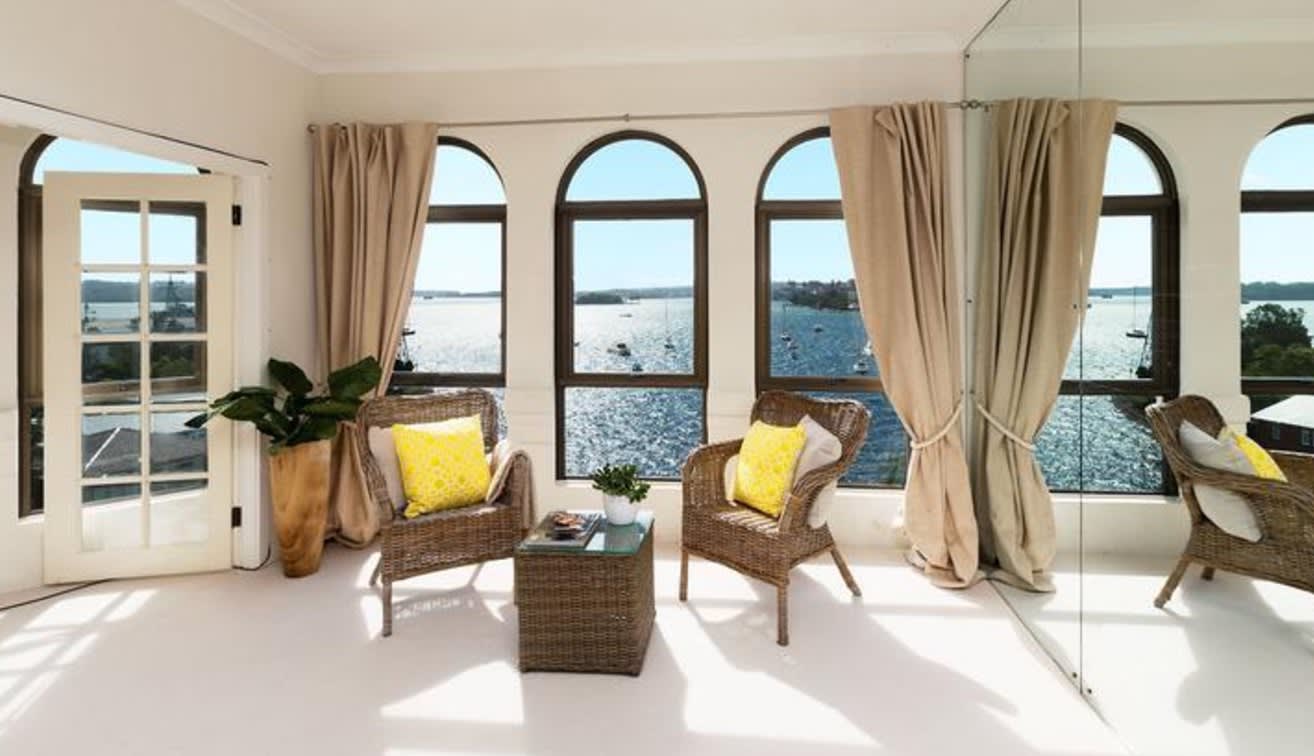 London-based expat sells two adjoining Elizabeth Bay waterfront apartments for $5.5 million