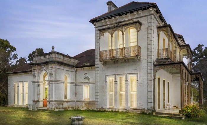 Day spa mooted for William Cox's Windsor trophy mansion for sale