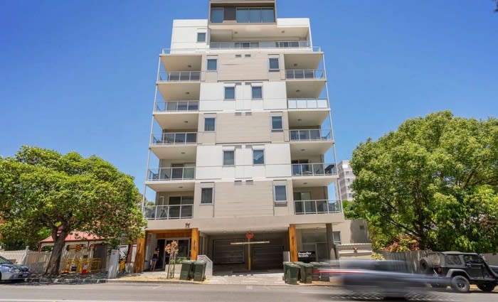 East Perth apartment in VIBE complex listed at $95,000 reduction by mortgagee