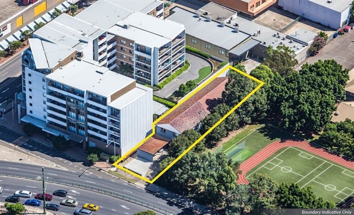 Fairfield apartment building sold post-auction for $2.82 million
