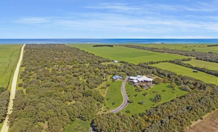 Round the Twist creator Paul Jennings sells coastal 21 ha Warrnambool home