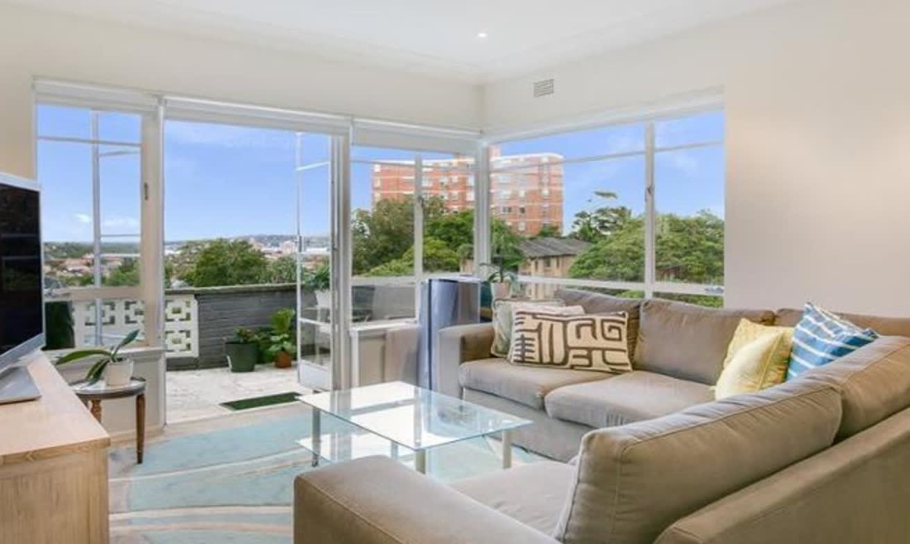 Mitchell Pearce lists another Cremorne rental roost