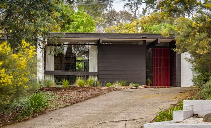 Weston, Pettit & Sevitt trophy home sold for $1 million 