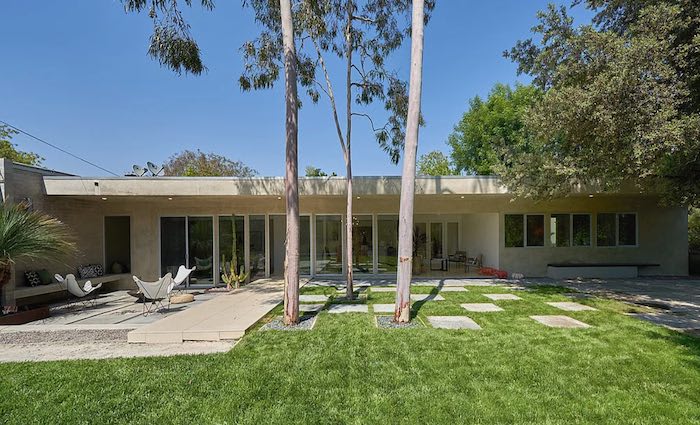 Actress Rachel Griffiths gets offer on longtime Los Angeles home