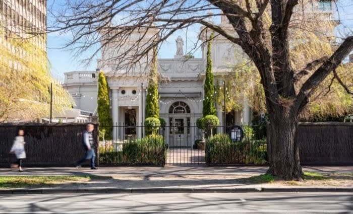 Former Melbourne home of collapsed wedding reception venue, The Willows, for sale