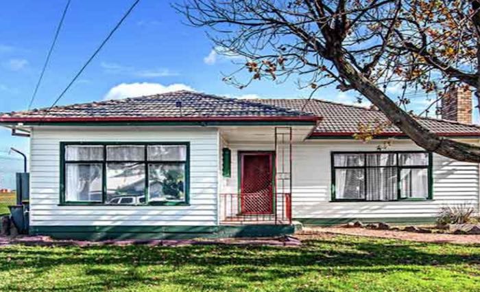 The Castle, at Mayday Hills, Beechworth set for serious pool room