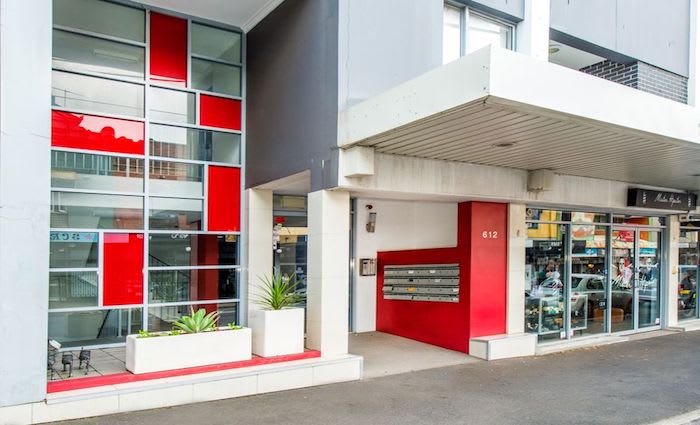 Erskineville apartment sells under the hammer for $875,000