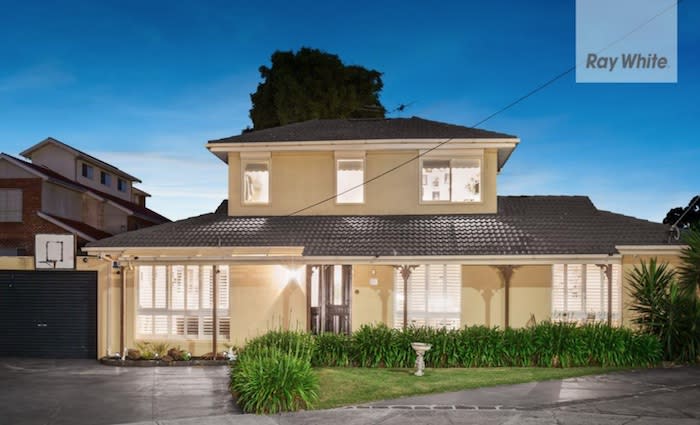 Last minute pre-Christmas auctions ahead of Santa's visit