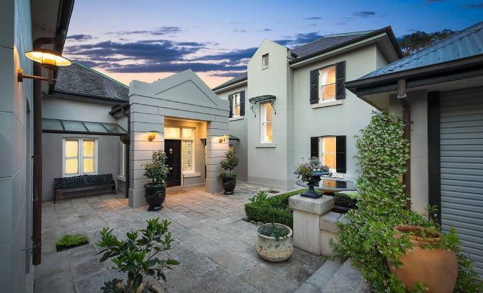 Former Olympic rower Bryan Curtin lists Woolwich villa Eversley