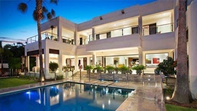 Transport entrepreneur Peter Smith lists on Isle of Capri