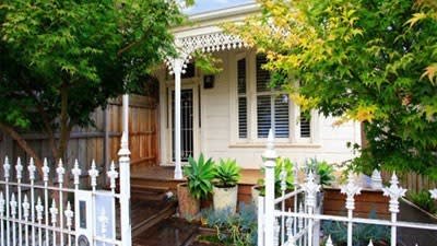 Natalie Bassingthwaighte's Elwood period investment property sells at auction