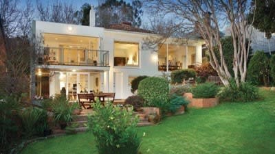 Property market could be on the turn as Kew and Chatswood properties go to auction in tipping competition