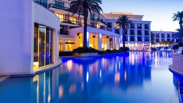 Gold leaf ceiling comes with Palazzo Versace, Gold Coast condo with $1.5 million hopes