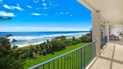 Breakfree founder Tony Smith makes $7 million-plus Mermaid Beach comeback: Title Tattle