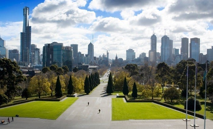 Melbourne briefly outshines Sydney in weekend auctions