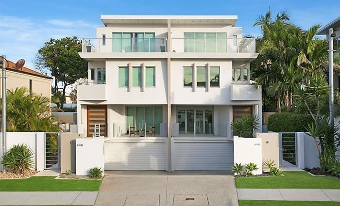 All-rounder Shane Watson bowls up Mermaid Beach townhouse