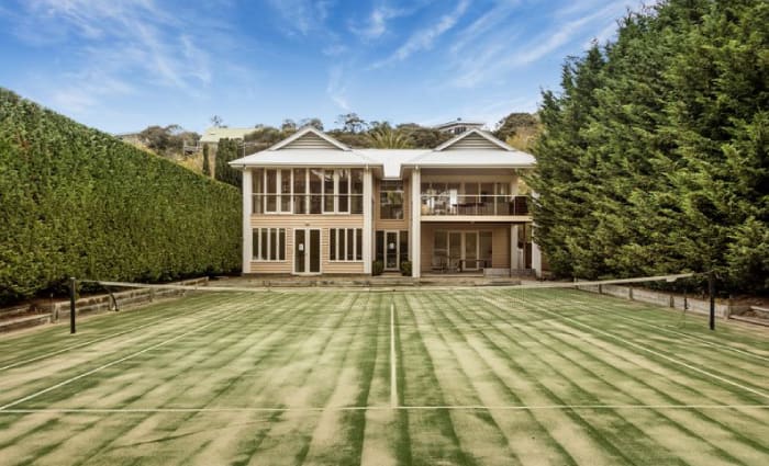 Portsea weekender of bikie lawyer John Voitin sells