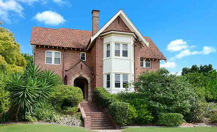 Domino's Don Meij sells Clayfield to downsize 