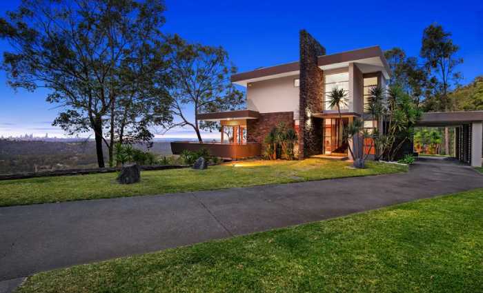 Award-winning cartoonist Paul Zanetti lists Gold Coast hinterland home