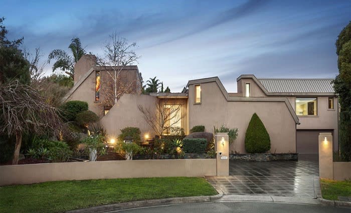 Templestowe trophy home sold after re-auction 