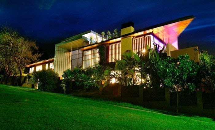 Architect Chris Howe sells Vaucluse trophy home, finally