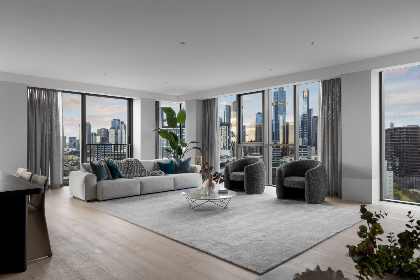 A rare South Melbourne sub-penthouse with room to move