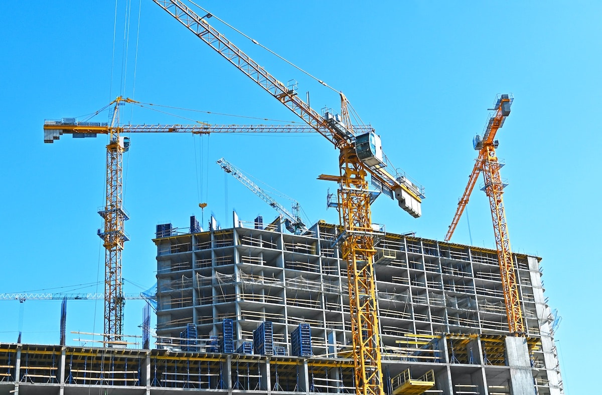Sydney apartment construction sites to resume, while Melbourne sees strict lockdown