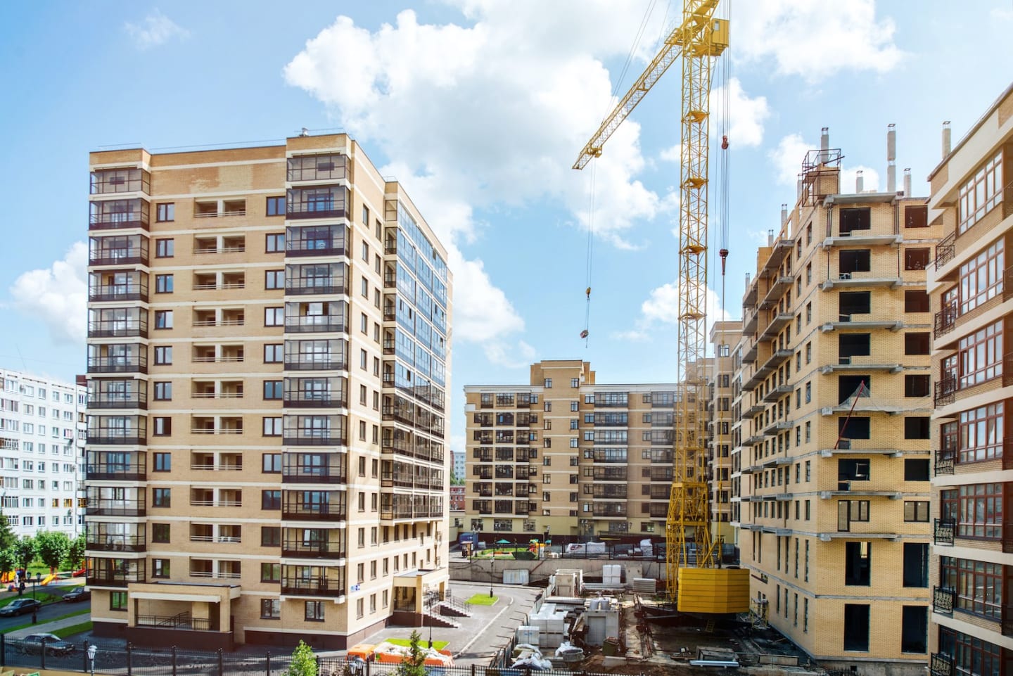Big gap emerging between house and apartment construction