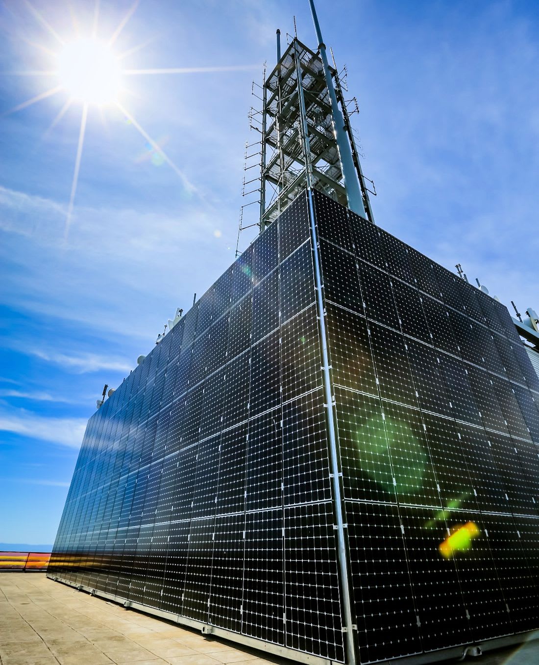 Two records set as retrospective solar systems power two Melbourne landmarks