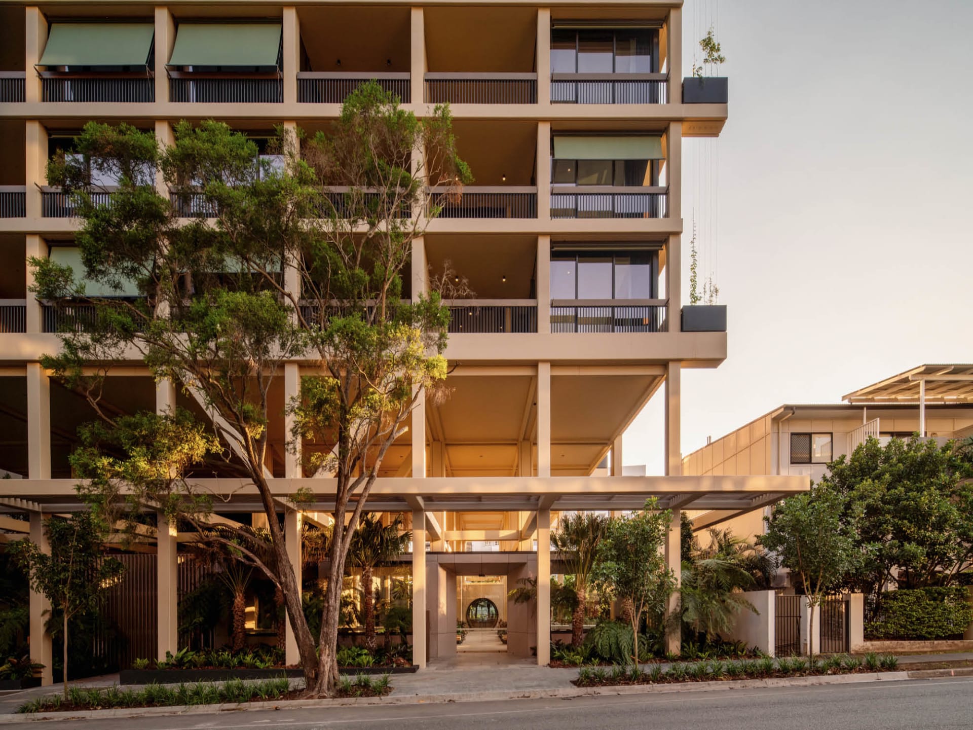 Aria offer over 1,100 sqm of resort-style amenity at Trellis, South Brisbane apartments