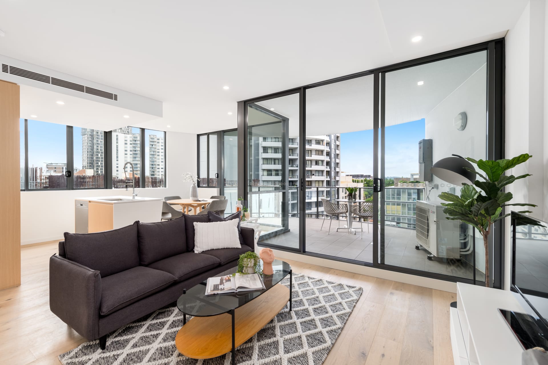 Five per cent yield, five per cent deposit on offer at Parramatta's completed Matrix apartments