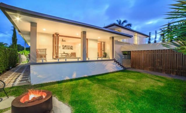 Broadbeach Waters' filmmaker Scott Corfield home listed for auction