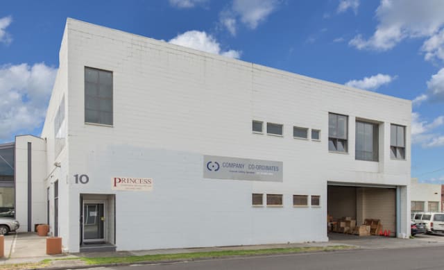 Oakleigh showroom/office sold at auction for $1.7 million