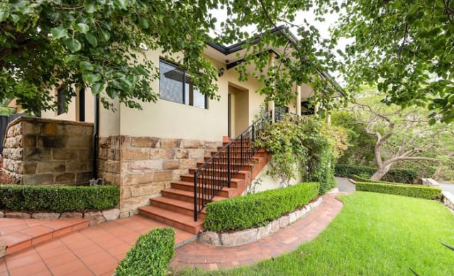 Sandstone home in Hunters Hill sold under the hammer