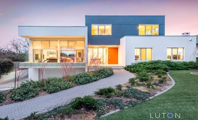 Peter Byfield-designed Red Hill house sold for $2.9 million