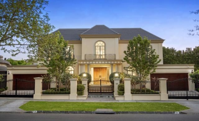 Balwyn tops the sales as Melbourne clearance rate slips to 67%: REIV