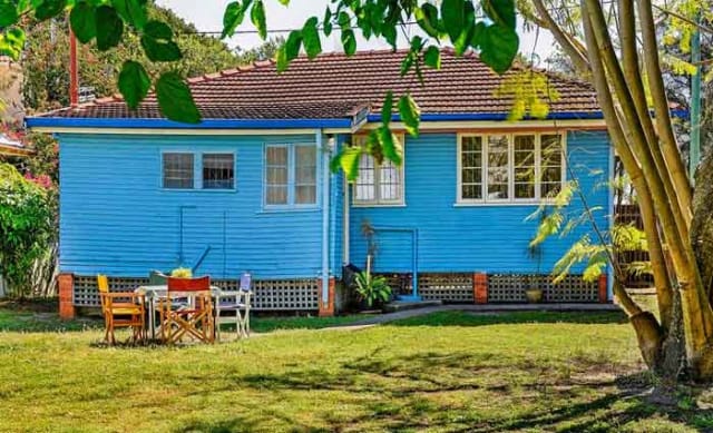 Billionaire Bob Ell secures Budds Beach weatherboard cottage