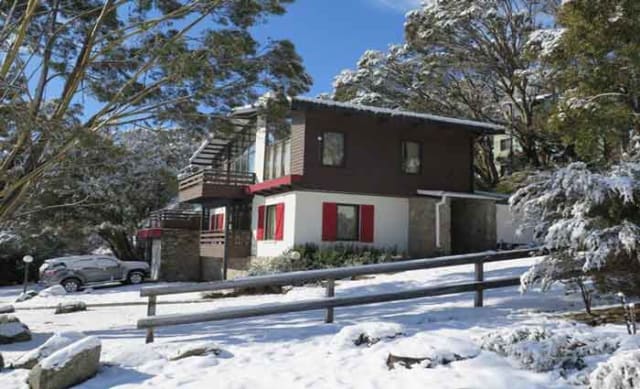 Punch family buy Thredbo's De Dacha lodge 