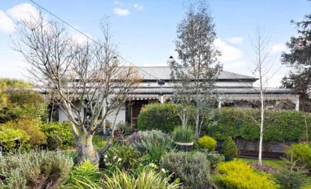 Artist David Bromley lists Daylesford retreat