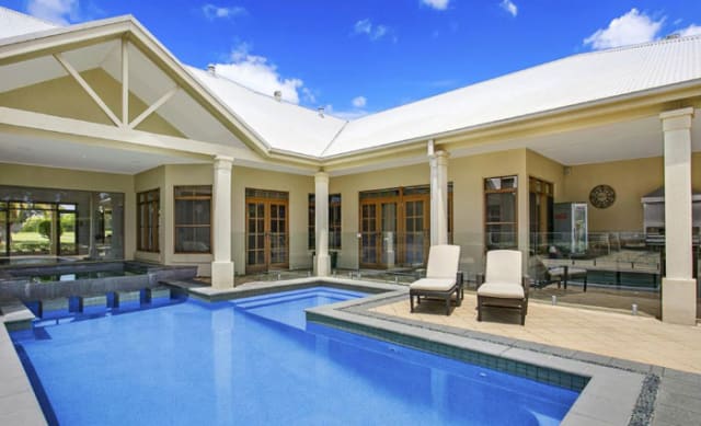 Lleyton Hewitt lists Sydney acreage