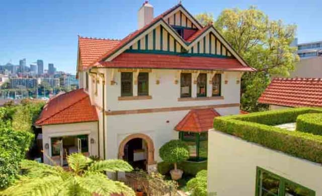 Cosmetic surgeon Darryl Hodgkinson sells Darling Point home