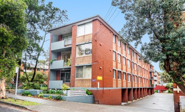 Mascot apartment most affordable in Sydney at weekend auction