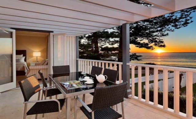 Beachfront Collaroy home returns to market